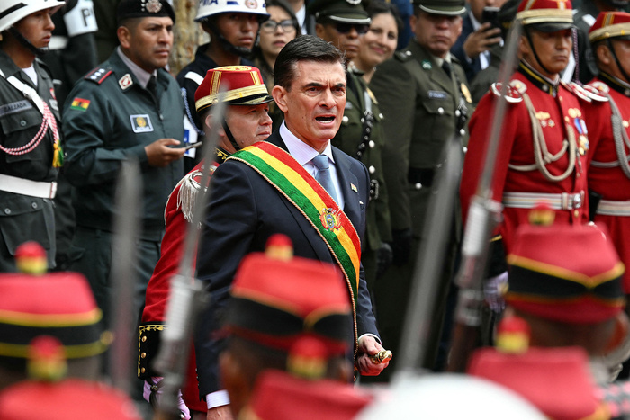 Lee más sobre el artículo Bolivia: Rodrigo Paz asumió la presidencia con críticas a los gobiernos del MAS