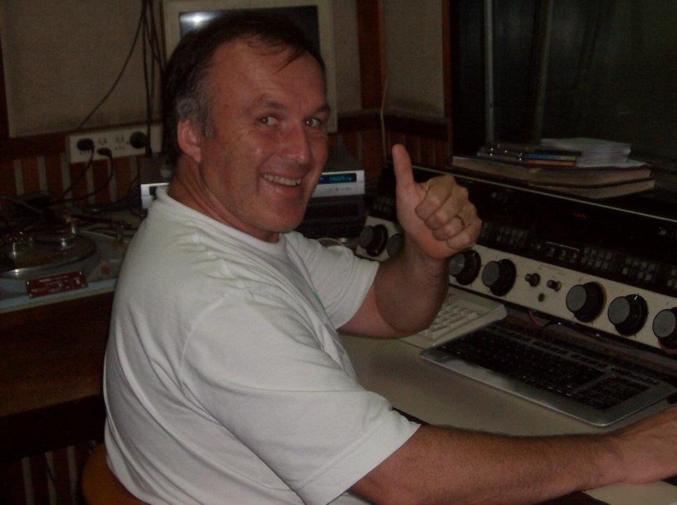 Lee más sobre el artículo Falleció Eduardo Bondaruk, reconocido operador de radio en San Nicolás