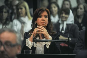 Lee más sobre el artículo Causa Vialidad: la Justicia ordenó decomisar todos los bienes de Cristina Kirchner y Lázaro Báez