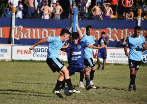 Lee más sobre el artículo Liga Nicoleña de Fútbol: Regatas y La Emilia arrancaron ganando en la ida