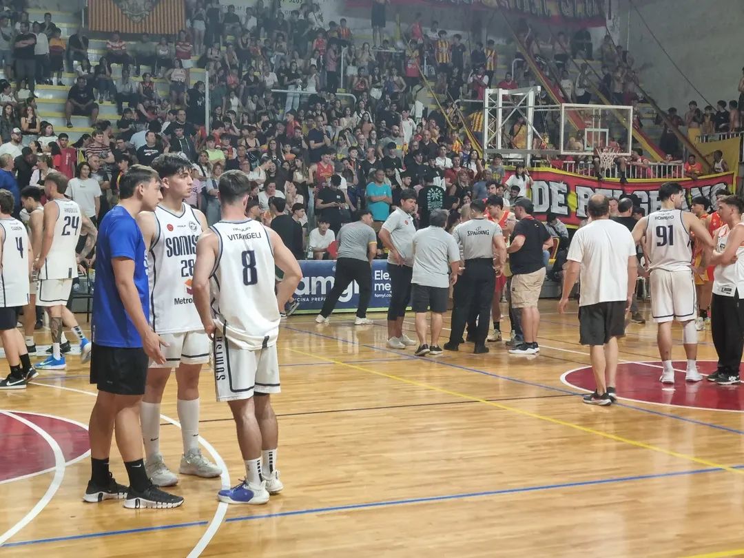 Lee más sobre el artículo Prefederal de básquet: aplicaron multas tanto a Somisa como a Belgrano por los incidentes