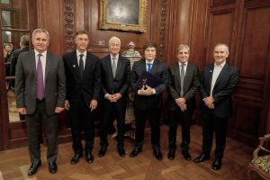 Lee más sobre el artículo El gabinete del JP Morgan: los 7 funcionarios de Milei con pasado en el poderoso banco