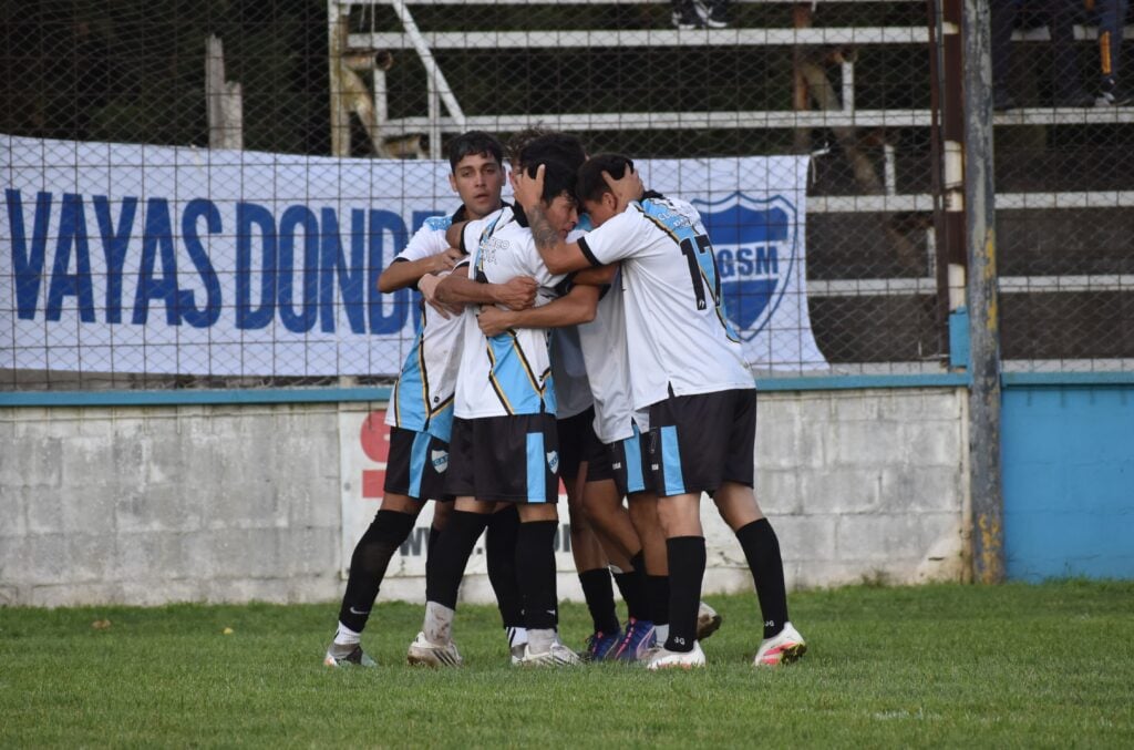 Lee más sobre el artículo Federal Amateur: Paraná le ganó a San Martín y da pelea