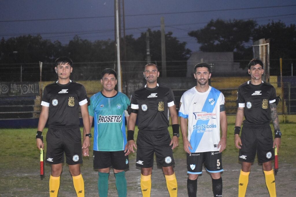 Lee más sobre el artículo Fútbol local: Paraná no pudo con Argentino Oeste y está complicado