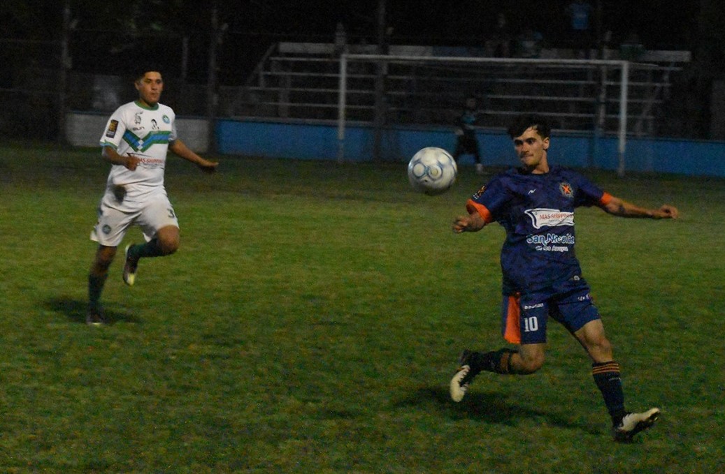 Lee más sobre el artículo Copa Nicoleña: agónico triunfo de Regatas sobre Argentino Oeste