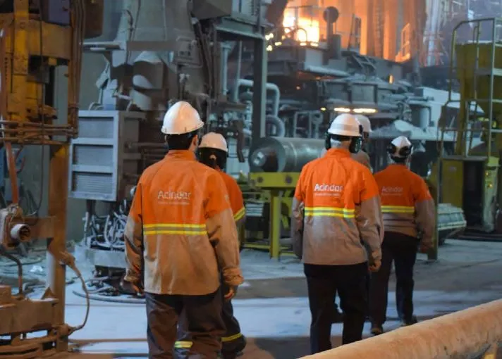 Lee más sobre el artículo Acindar: acordaron esquema de suspensiones con reducción salarial para el año 2026