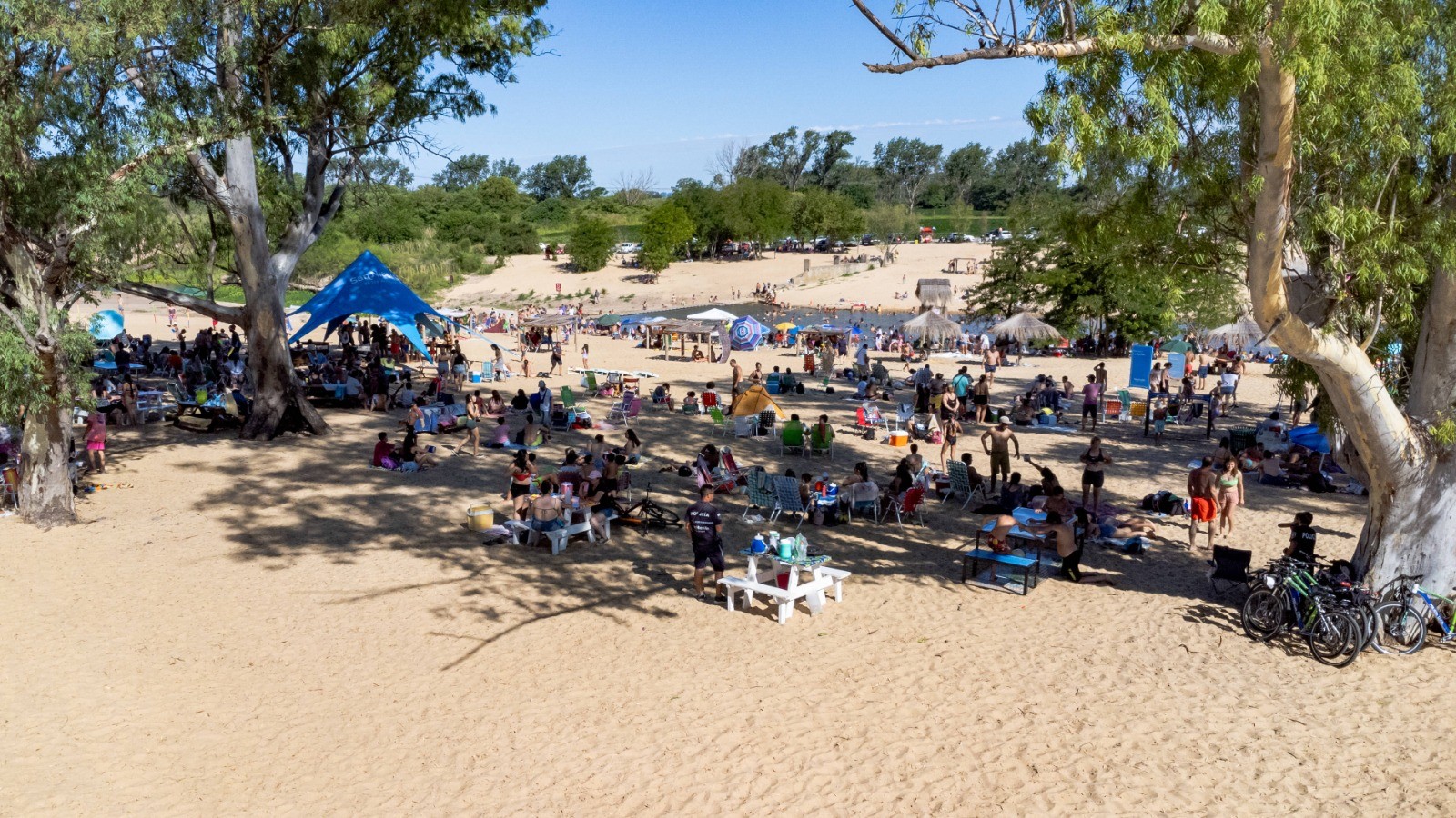 Lee más sobre el artículo San Nicolás inició su temporada de verano con cuatro balnearios habilitados, pero sin novedades sobre las playas del Arenal