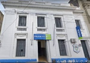 Lee más sobre el artículo Un hombre 52 años se habría suicidado en un calabozo de la Comisaría Primera