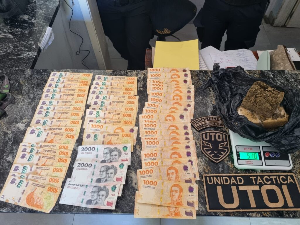 Lee más sobre el artículo Detienen a un joven de 18 años con más de medio kilo de marihuana y dinero