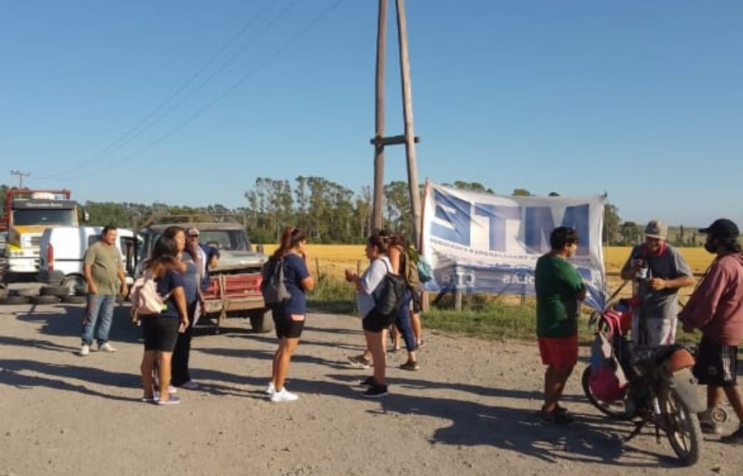 Lee más sobre el artículo Trabajadores cortaron acceso al ENTRE y hubo problemas con la recolección de residuos