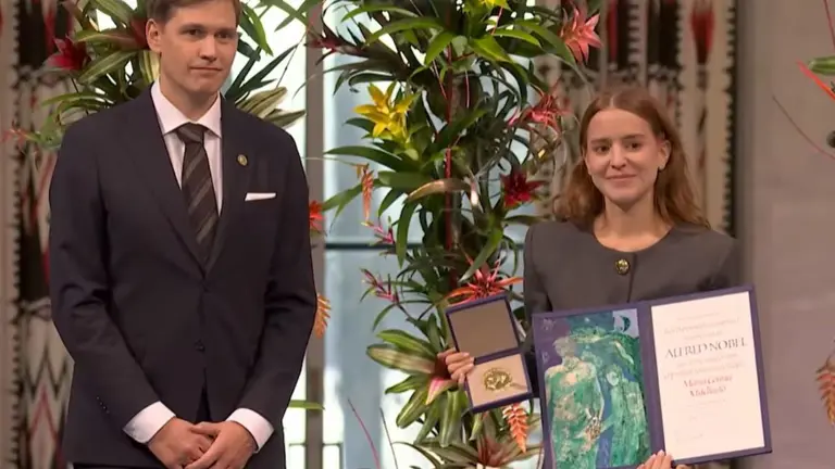 Lee más sobre el artículo María Corina Machado no asistió a la entrega del Nobel de la Paz: lo recibió su hija