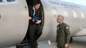 Lee más sobre el artículo Javier Milei suspendió su agenda en Oslo tras la ausencia de Corina Machado y regresa al país