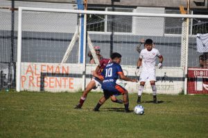 Lee más sobre el artículo Fútbol local Regatas y La Emilia juegan la final de la Copa Nicoleña
