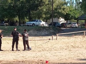 Lee más sobre el artículo Tragedia en Villa Constitución: cayó un poste y mató a un niño en el Club de Pescadores