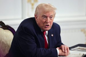 Lee más sobre el artículo Trump amenaza con iniciar “muy pronto” ataques terrestres en Venezuela
