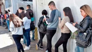 Lee más sobre el artículo El desempleo bajó al 6,6% durante el tercer trimestre, pero volvió a aumentar el trabajo informal