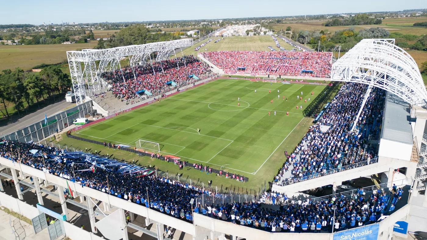 Lee más sobre el artículo Trofeo de Campeones: Platense y Estudiantes van por la gloria en el Estadio San Nicolás