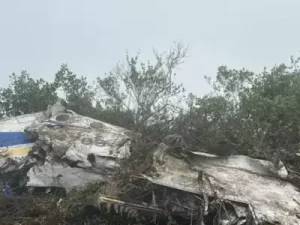 Lee más sobre el artículo Hallan siniestrado el avión de Satena con 15 personas a bordo: autoridades no reportan sobrevivientes