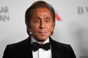 Lee más sobre el artículo Murió Valentino Garavani, el reconocido diseñador y maestro del romanticismo italiano en la moda