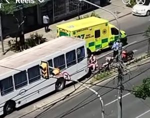 Lee más sobre el artículo Una persona hospitalizada tras colisión entre moto y colectivo