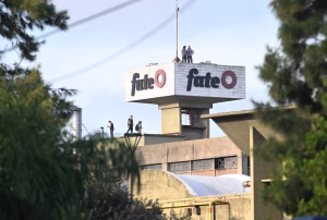Lee más sobre el artículo Fate anunció su cierre definitivo: la histórica marca argentina de neumáticos despedirá a sus 920 empleados y deja de producir
