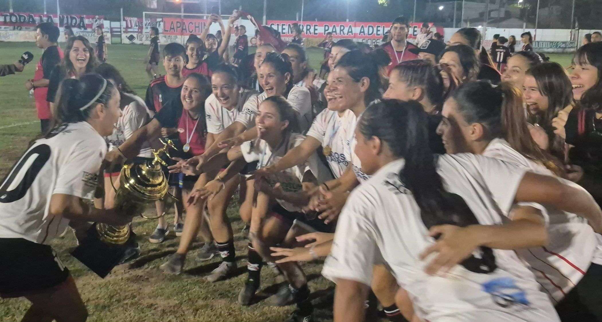 Lee más sobre el artículo Fútbol femenino: Matienzo le ganó a Paraná y dio la vuelta olímpica en San Pedro