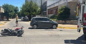Lee más sobre el artículo Villa Ramallo: tres personas trasladadas al Gomendio por un accidente en pleno centro