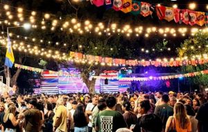 Lee más sobre el artículo Multitudinario cierre del Festival Rico en el Empedrado de la Costanera