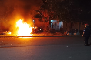 Lee más sobre el artículo Villa Constitución: investigan presunto ataque incendiario a un auto en barrio San José