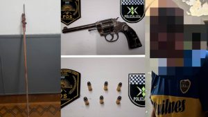 Lee más sobre el artículo Quisieron arrestar a un hombre por amenazar a su pareja y atacó a los policías con un arpón casero