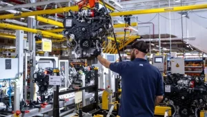 Lee más sobre el artículo Industria en crisis: la producción automotriz sufrió un duro golpe en enero y se derrumbó un 30,1% anual