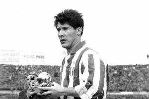 Lee más sobre el artículo Se cumplieron 21 años del fallecimiento de «Chiquín» Sívori, un nicoleño que está entre los futbolistas más grandes de la  historia mundial