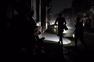 Lee más sobre el artículo Crisis energética en Cuba: colapsó el sistema eléctrico y toda la isla está sin luz