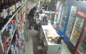 Lee más sobre el artículo Detienen al presunto autor de un violento robo en kiosco de Avenida Viale