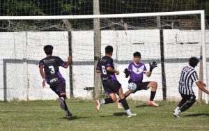 Lee más sobre el artículo Fútbol local: ganaron La Emilia y Somisa, en la continuidad de la segunda fecha