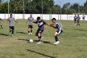 Lee más sobre el artículo Fútbol local: la tercera fecha del Apertura se jugará entre domingo y martes