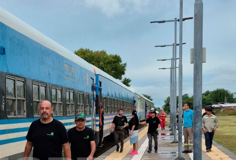Lee más sobre el artículo Nicoleños entregaron donaciones al Tren Solidario que va a Tucumán