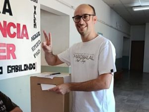 Lee más sobre el artículo Sebastián Vignoles venció a Comerio en la elección interna por la conducción del justicialismo nicoleño