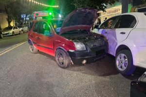 Lee más sobre el artículo Se descompensó un conductor y ocasionó choque en cadena en el centro de Villa Constitución