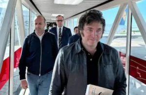 Lee más sobre el artículo Milei se duplicó el presupuesto para viáticos y viajes al exterior respecto del año pasado