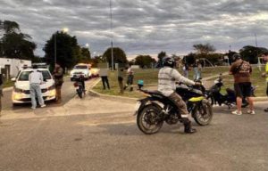 Lee más sobre el artículo Detienen a 14 personas y secuestran diez motos en operativo saturación