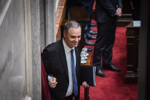 Lee más sobre el artículo Chicanas, insultos y evasivas en Diputados: Adorni y Milei montaron un show para no decir nada
