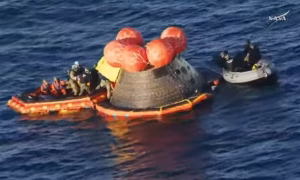 Lee más sobre el artículo Artemis II volvió a la Tierra tras su viaje a la Luna