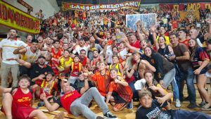 Lee más sobre el artículo Liga Federal de Básquet: Belgrano le ganó el clásico a Regatas y quedó en la punta