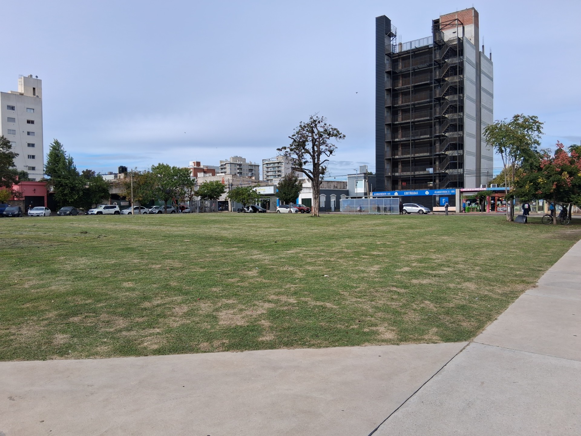 Lee más sobre el artículo Fuertes rumores de que el ex-CEMAC ya fue vendido y que construirán un edificio