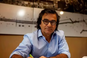 Lee más sobre el artículo Por corrupción, renunció Carlos Frugoni