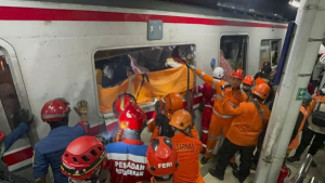 Lee más sobre el artículo Choque de trenes en Indonesia: al menos 14 muertos y más de 80 heridos