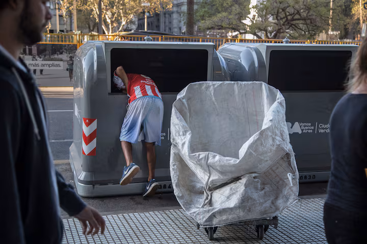 Lee más sobre el artículo Pobres que no se ven por la magia del Indec