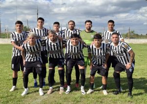 Lee más sobre el artículo Fútbol local: La Emilia goleó y es el único líder del Torneo Apertura