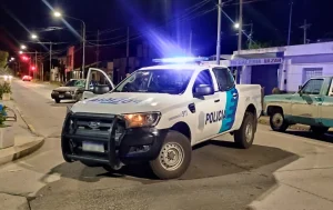 Lee más sobre el artículo Estaba esperando a un amigo y dos motochorros lo asaltaron con un arma de fuego